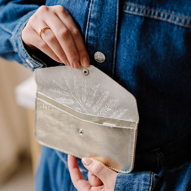 Hülle, Hide & Seek, Gold