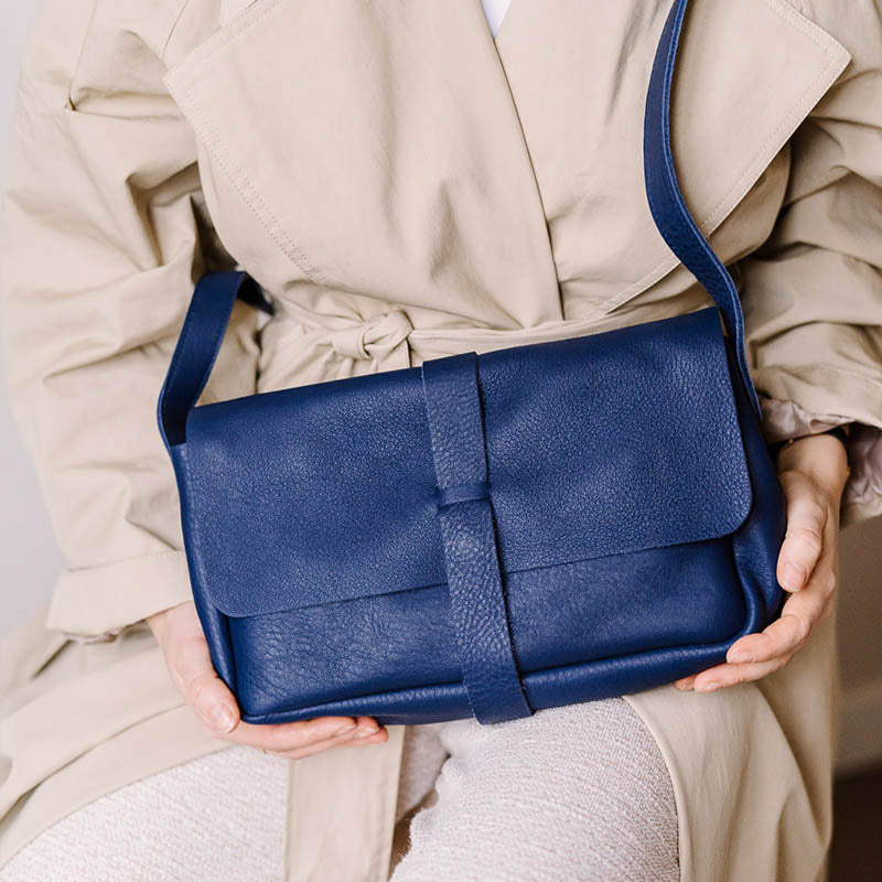 Tasche, Picking Flowers Medium, Ink Blue