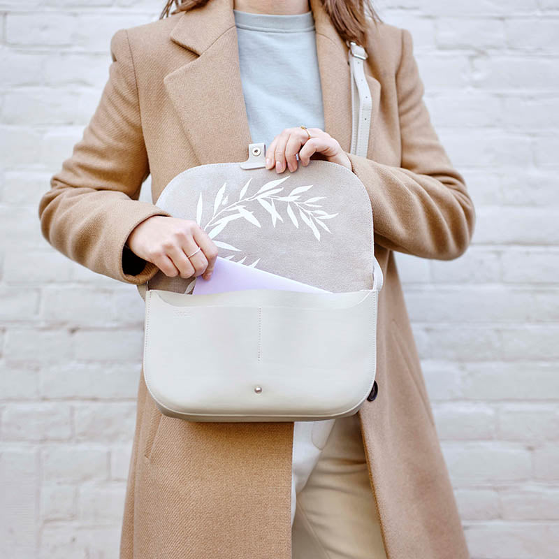 Tasche, Wish Tree, Cement