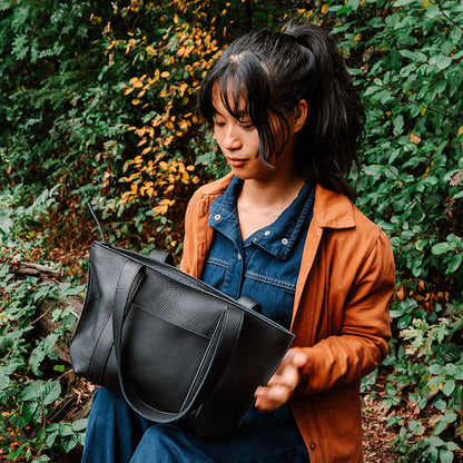 Tasche, Family Tree, Black
