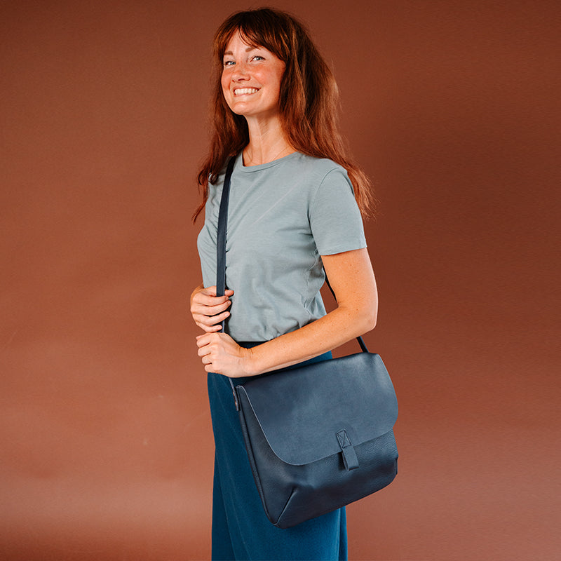 Schultertasche, Back Yard, Ink Blue